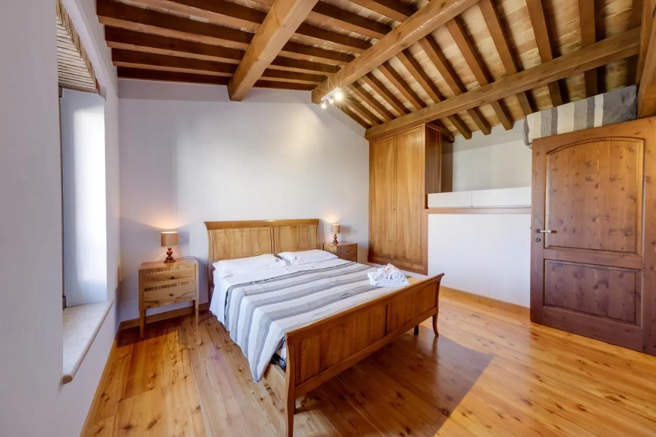 Ca' Gremal - Casa vacanze tra le colline del Garda - Calmasino di Bardolino 0*,  Italia